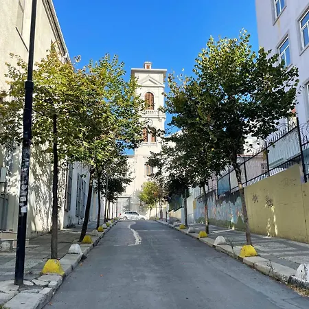 Minutes Away From Taksim Square #401 Apartment *